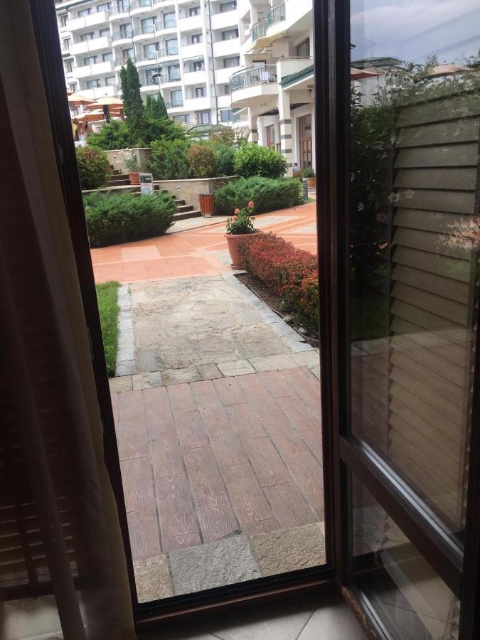 Private Apartments In Emerald 라브다 외부 사진