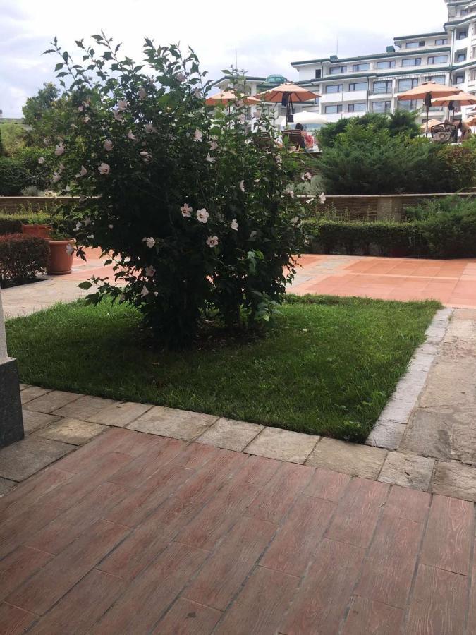 Private Apartments In Emerald 라브다 외부 사진