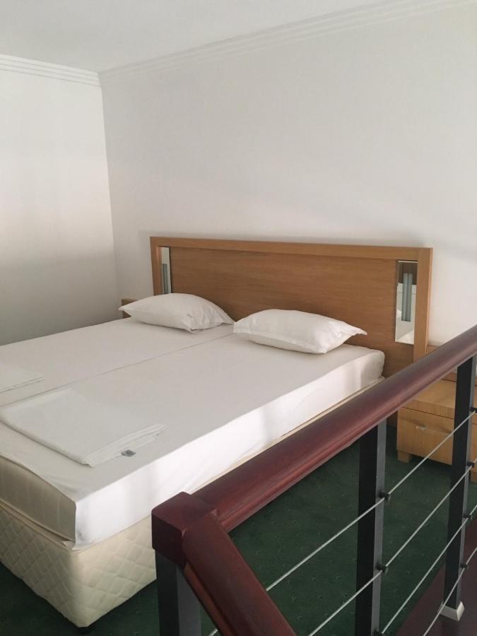 Private Apartments In Emerald 라브다 외부 사진