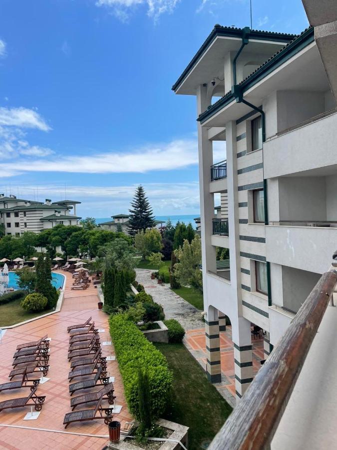 Private Apartments In Emerald 라브다 외부 사진