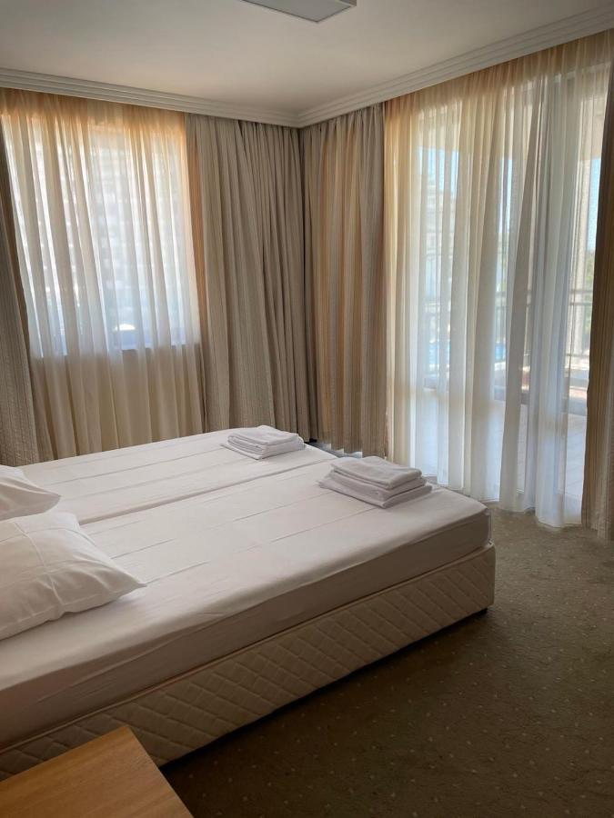 Private Apartments In Emerald 라브다 외부 사진