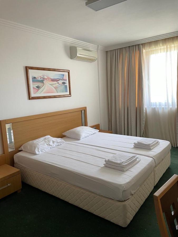 Private Apartments In Emerald 라브다 외부 사진