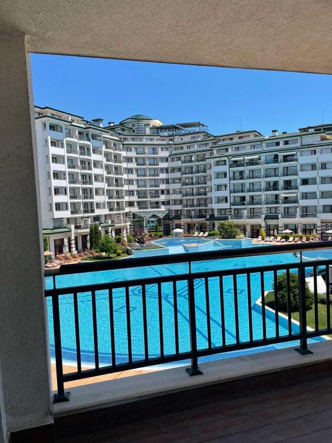 Private Apartments In Emerald 라브다 외부 사진