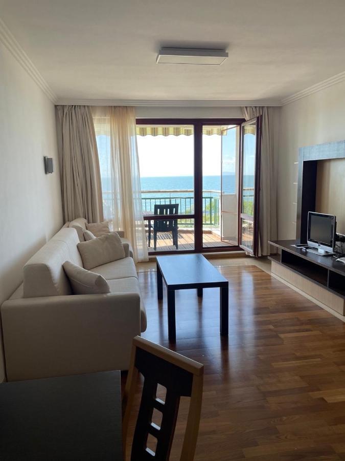 Private Apartments In Emerald 라브다 외부 사진