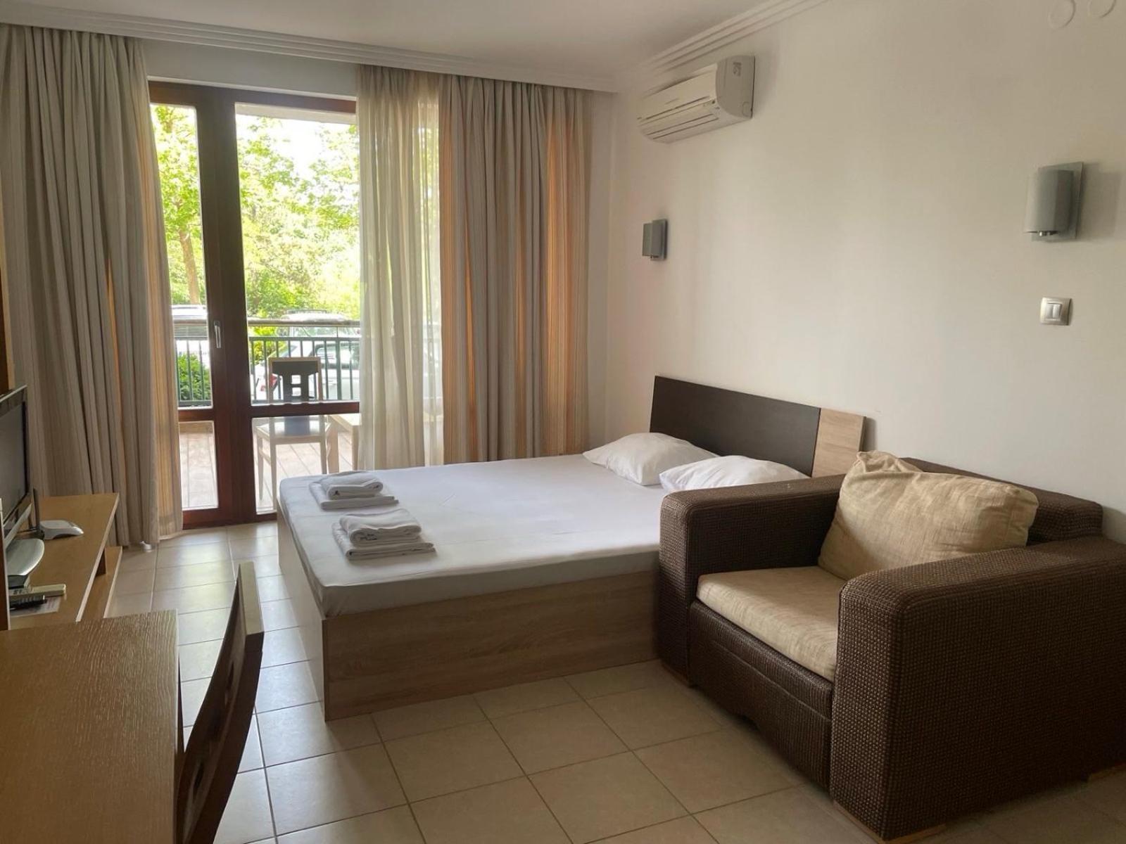 Private Apartments In Emerald 라브다 외부 사진