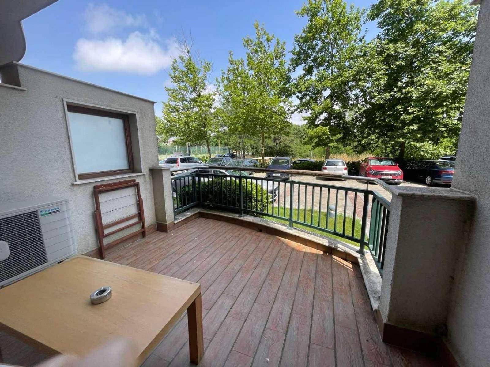 Private Apartments In Emerald 라브다 외부 사진