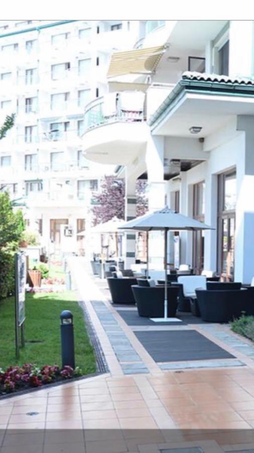 Private Apartments In Emerald 라브다 외부 사진